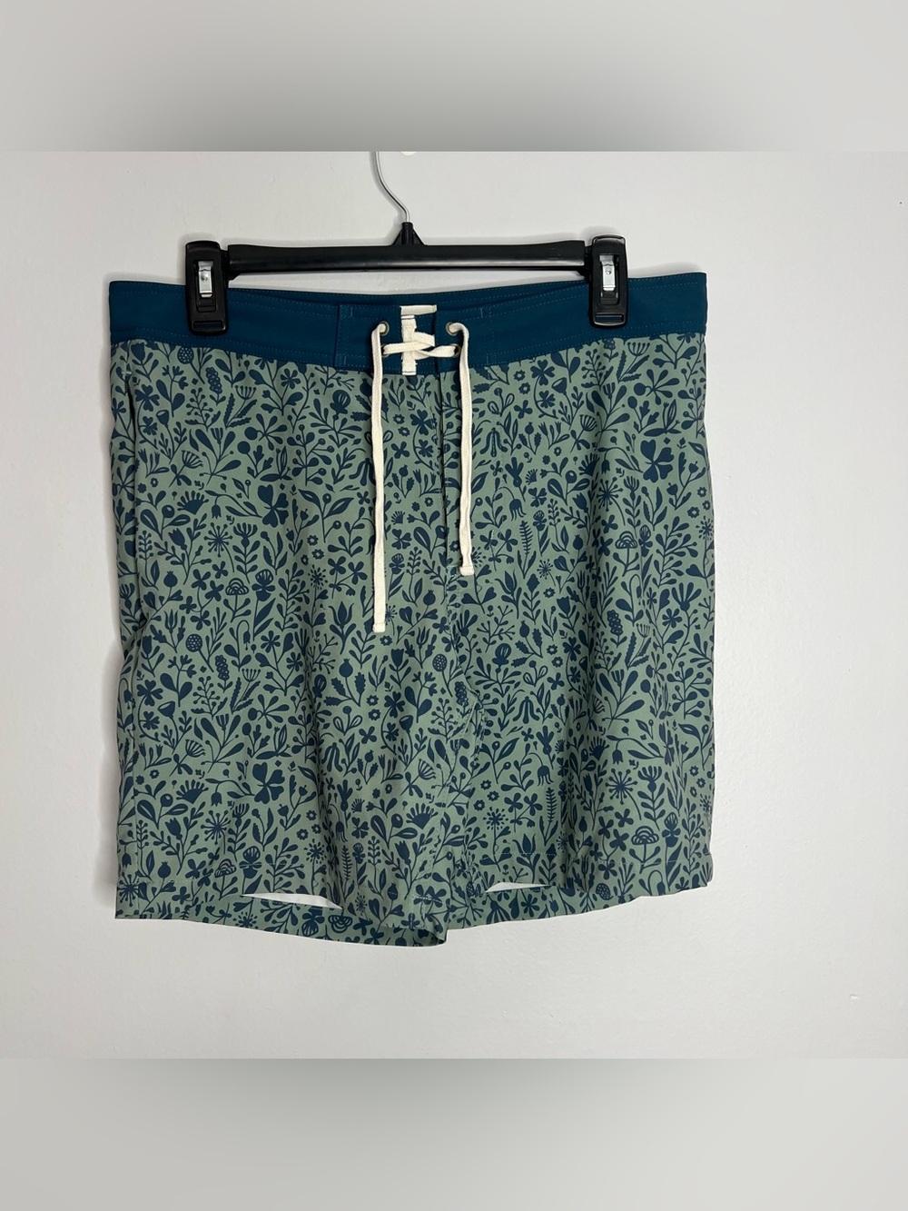 Taylor Stitch Bo Boardie Board Shorts Mens 31 Sea Floral Green
